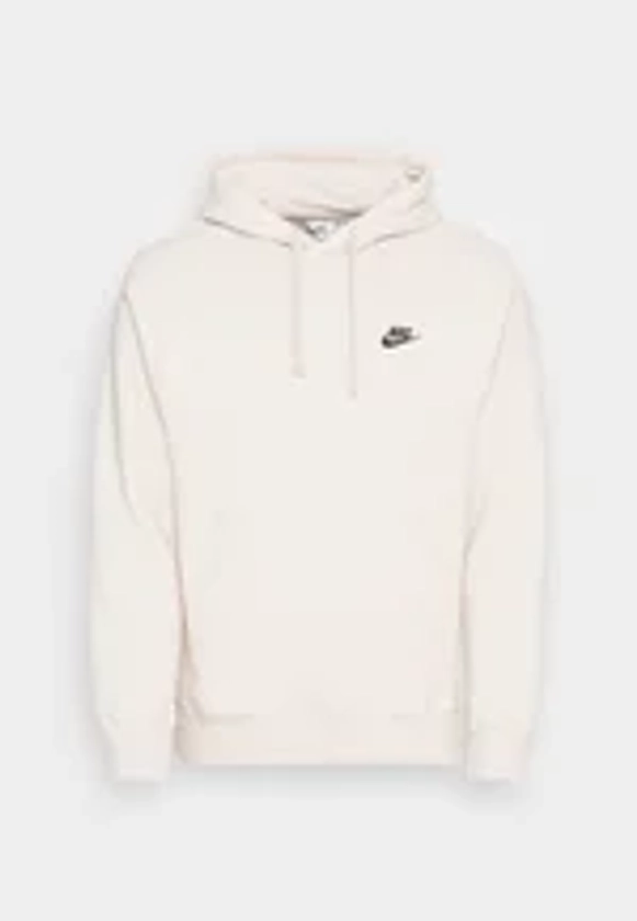 Nike Sportswear CLUB HOODIE - Sweatshirt - orewood/beige - ZALANDO.FR