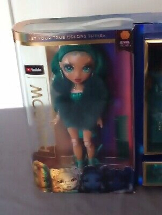 New Rare 2022 Jewel Richie Rainbow High Emerald Green MGA Series 4 Doll Vitiligo