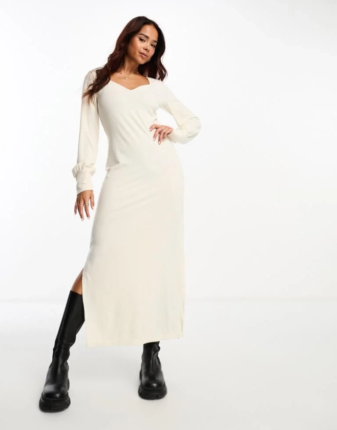 Pieces sweetheart neckline ribbed midi dress in cream-White