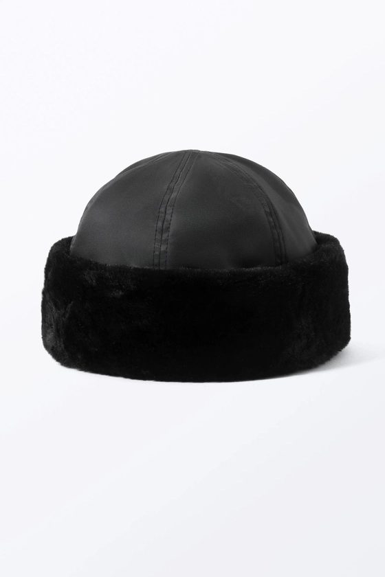 Chapeau en fourrure vegan en nylon - Noir - Hats - Monki FR