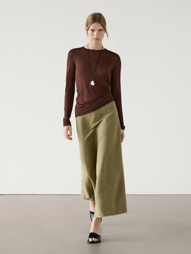 Silk modal lightweight T-shirt with long sleeves · Brown, Black · T-shirts And Polo Shirts | Massimo Dutti