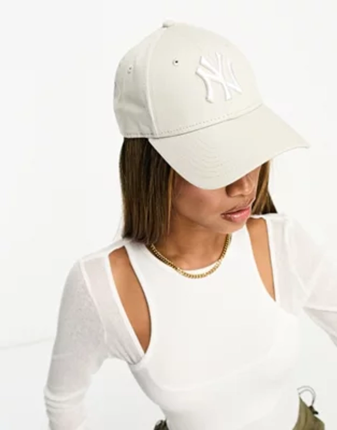 New Era 9forty NY Yankees cap in beige | ASOS