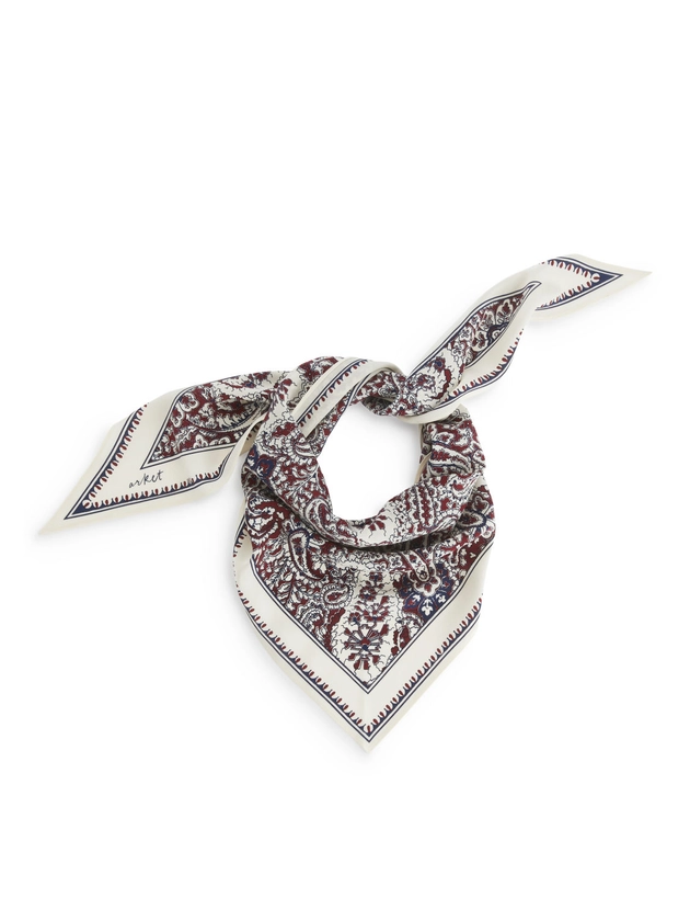 Foulard triangulaire en soie