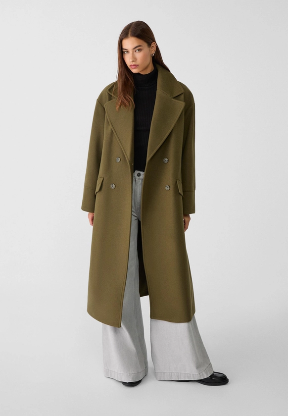 Manteau oversize doux au toucher - Mode femme | Stradivarius France