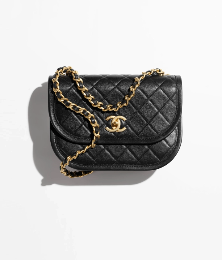 Messenger bag, Calfskin & gold-tone metal, black — Fashion | CHANEL