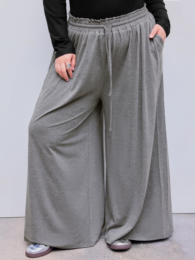 Mid Rise Ruched Pocket Wide Leg Trousers Curve & Plus