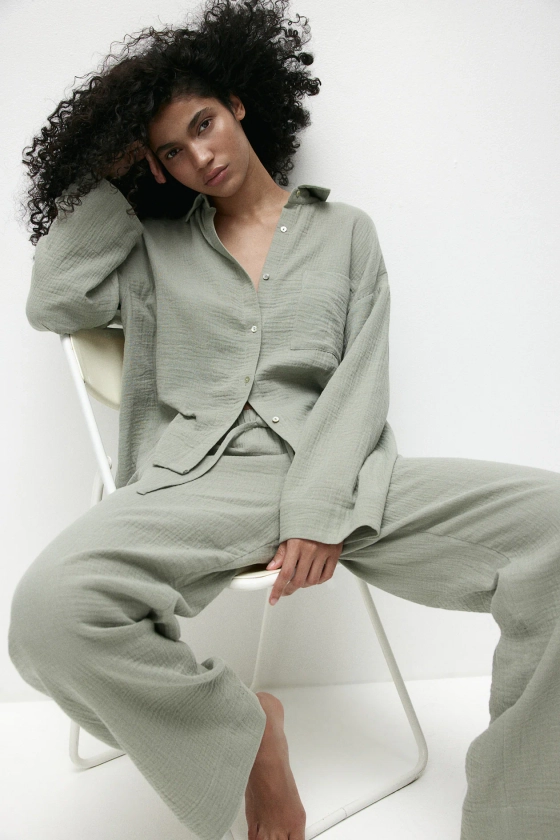 Cotton muslin pyjamas - Light khaki green - Ladies | H&M GB