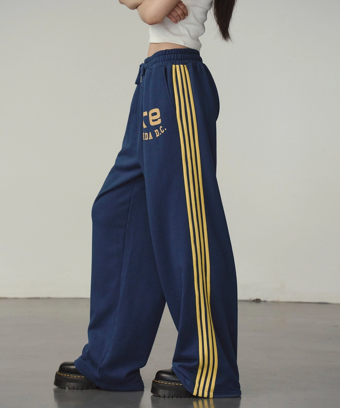 [11/8일 예약배송]SIDE STRIPE WIDE PANTS DEEP BLUE