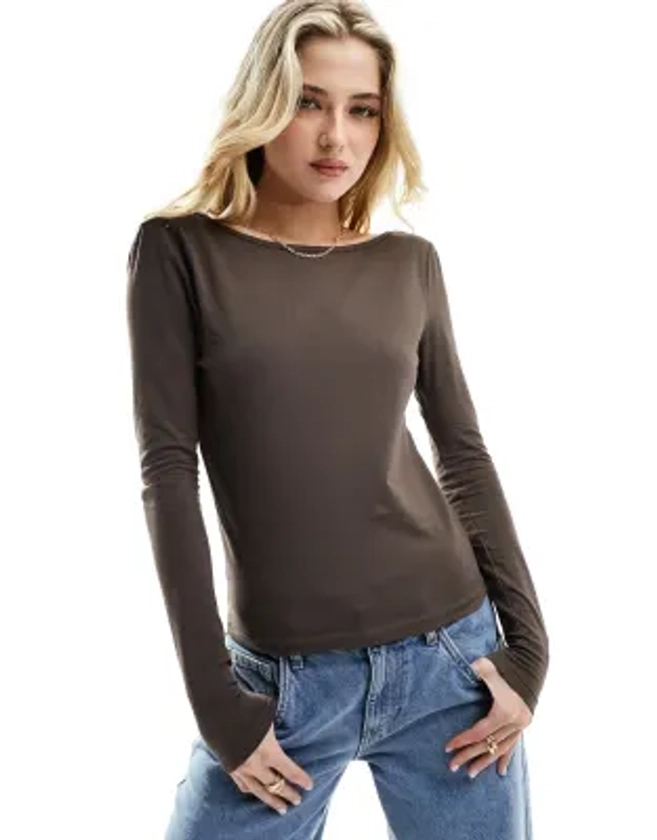 ASOS DESIGN - Top manches longues avec décolleté dans le dos - Marron