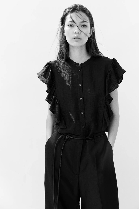 Ruffle-trimmed Blouse - Short sleeve - Regular length - Black - Ladies | H&M US