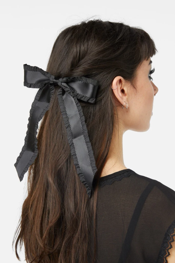 Crinkle Edge Bow Hair Clip