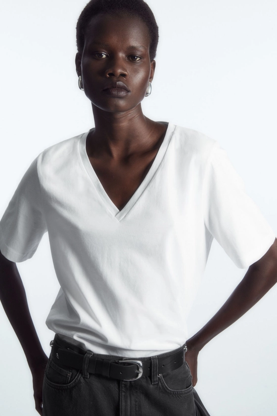 T-SHIRT COL EN V 24/7 - Blanc - T-shirts - COS