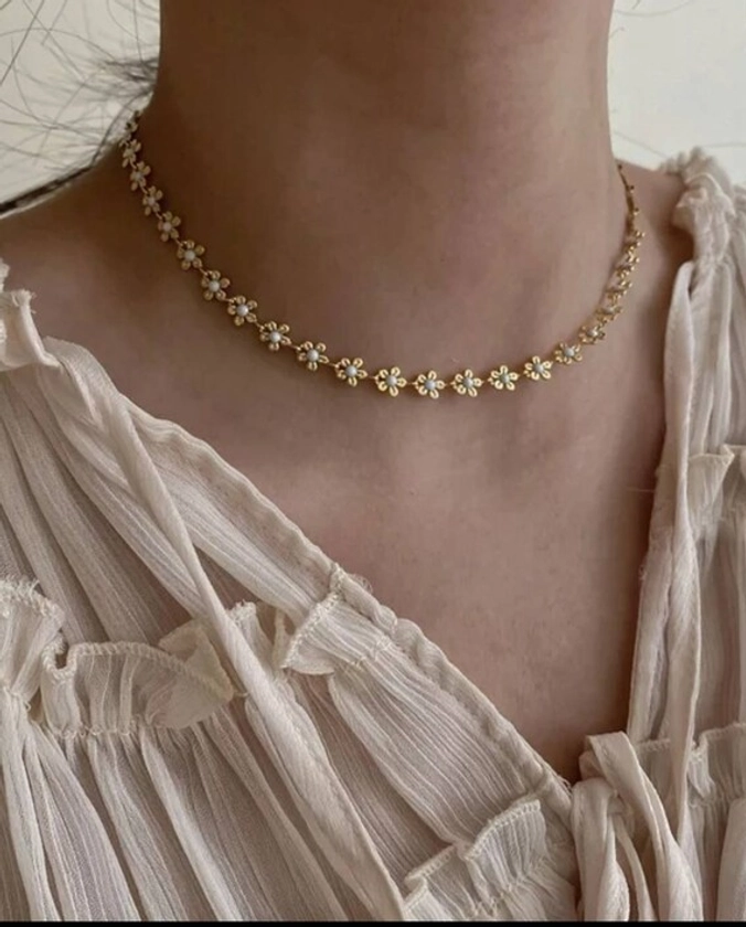 18k gold plated, aesthetically pleasing, Daisy choker necklace- White- Christmas gift -birthday gift