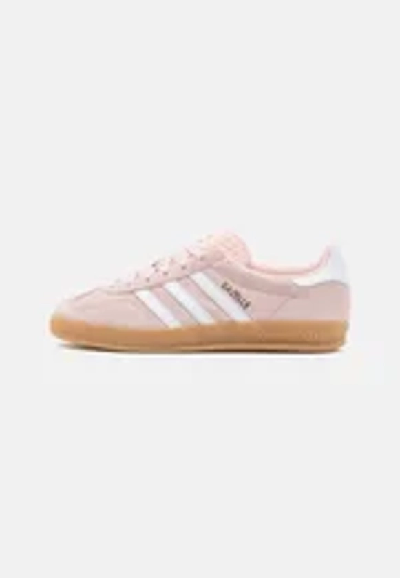adidas Originals GAZELLE INDOOR - Baskets basses - sandy pink/footwear white/rose clair - ZALANDO.FR