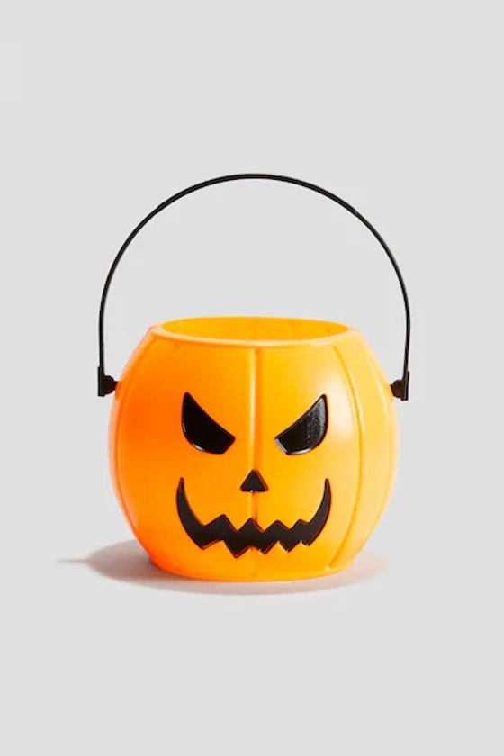 Halloween bucket