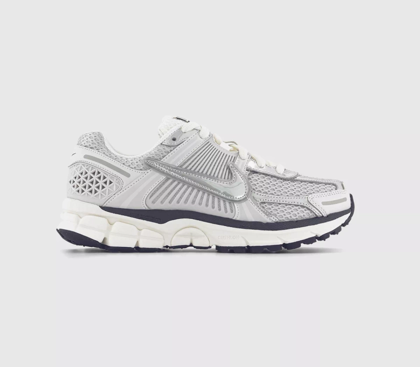 Nike Zoom Vomero 5 Trainers Photon Dust Chrome Gridiron Sail Metallic Platinum - Women's Trainers