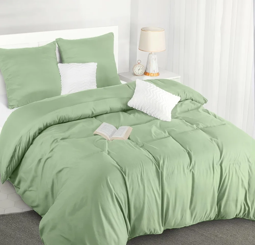 Utopia Bedding Housse de Couette 220x240 cm avec 2 Taies d'oreiller 65x65 cm (Vert Sauge)- Parure de lit 220 x 240 cm - Ensembles de Housses de Couette en Microfibre brossée Douce