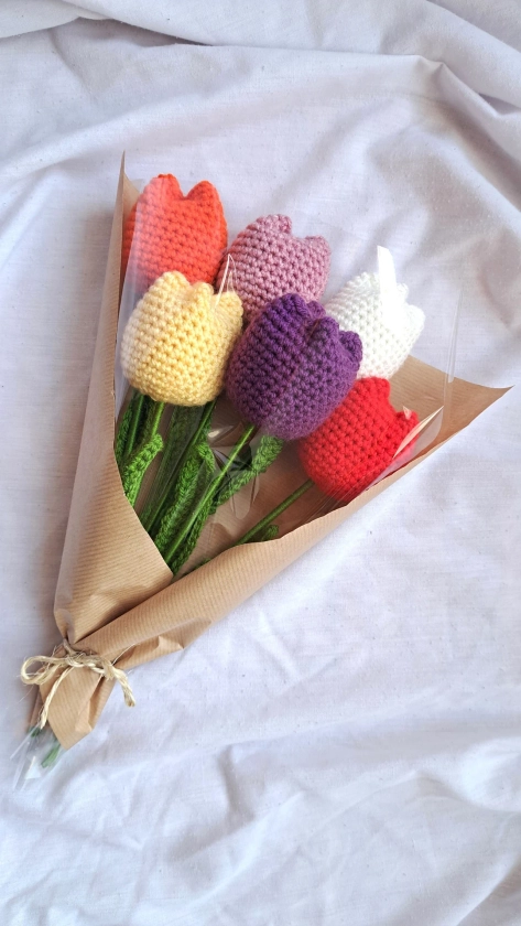 Tulipe, bouquet fleurs crochet, cadeau fait main personnalisé déco mariage, fête des mères - Etsy France
