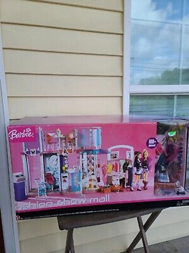 HTF BRAND NEW 2004 Mattel Barbie Fashion Show Mall Playset (READ DESCRIPTION)