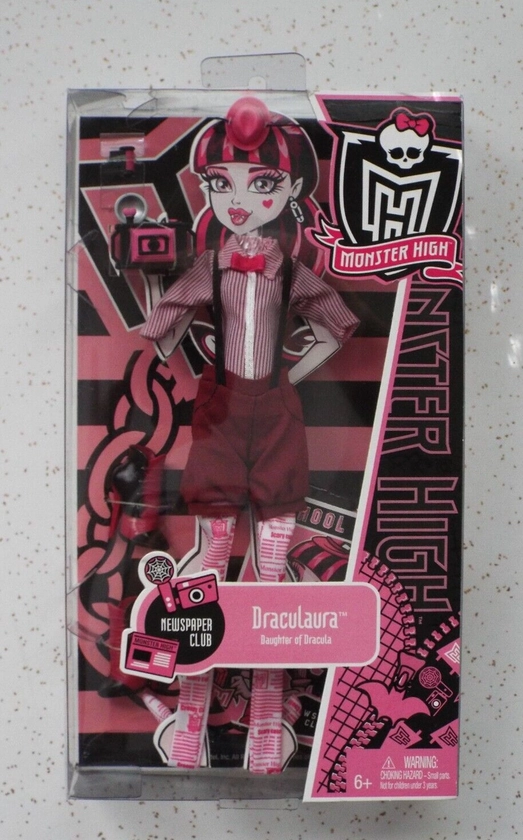 Monster High Mattel DRACULAURA Fashion Pack 2011 Newspaper Club BNIB NRFB