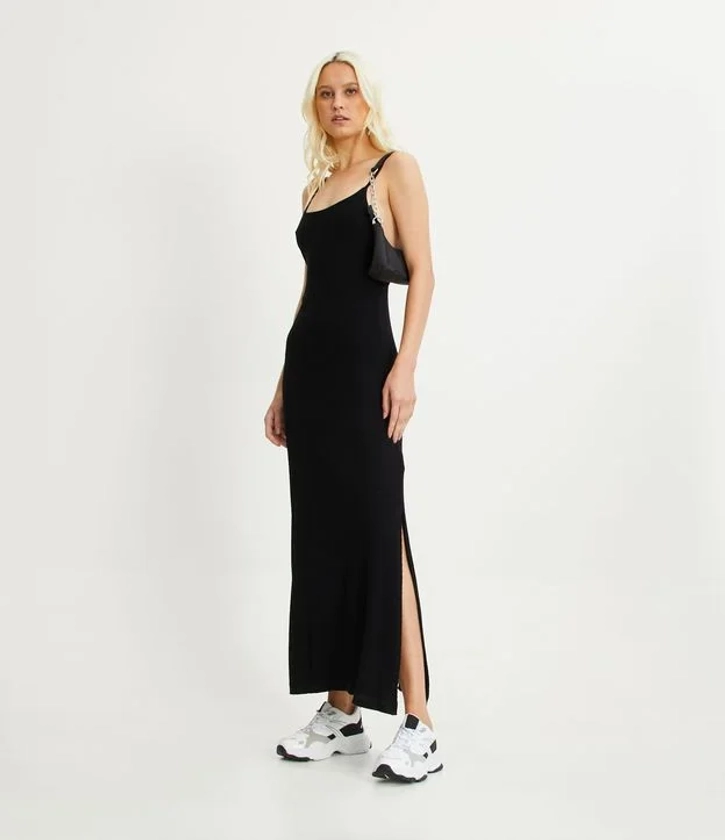 Vestido New Midi Canelado com Fenda Lateral Preto