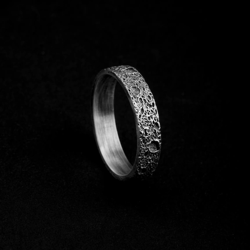 Moon Surface Silver Ring, Moon Surface Wedding Band Ring, Astronomy Accessory, Unique Jewelry, Moon Lover Gift, Handmade Ring, Men Gift Ring