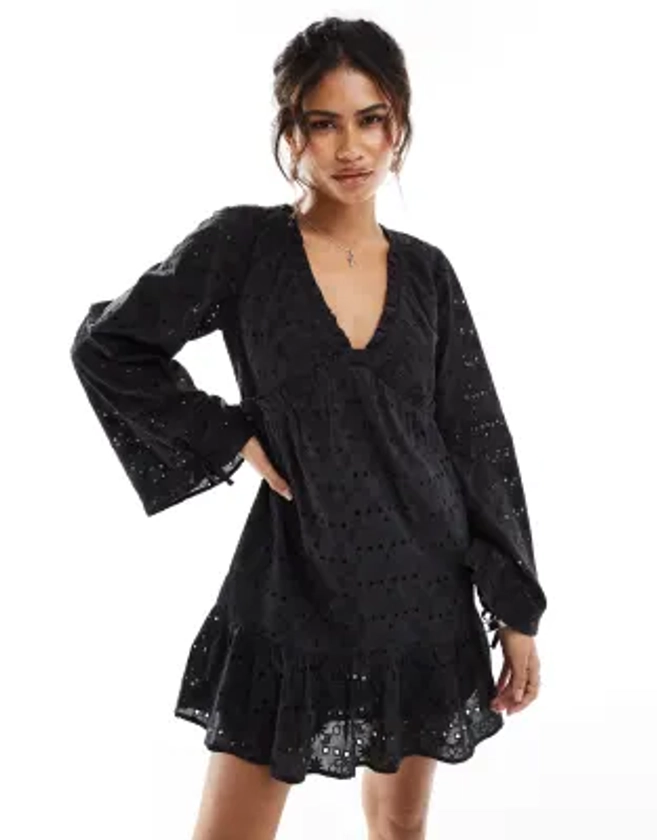 Reclaimed Vintage - Robe babydoll courte en broderie anglaise style western - Noir | ASOS