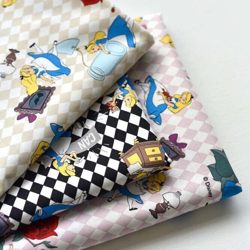 Disney Cotton Fabric by the Yard Alice in Wonderland 44&#034; Wide SG Alice Adventure