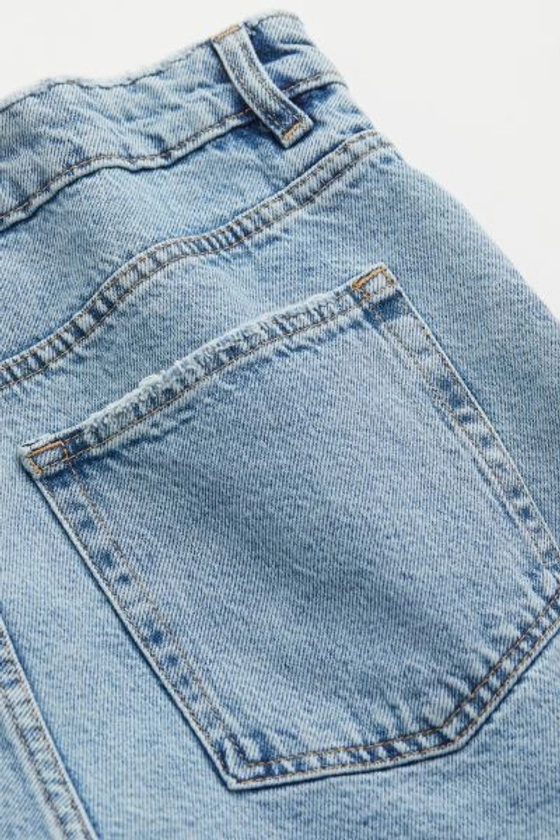 Short en jean Taille basse - Bleu denim clair - FEMME | H&M FR