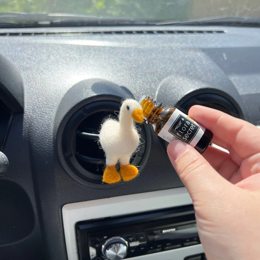 Goose air vent clip Needle felted farm animals car freshies Farmcore decor Car accessories for women Geese gift Goose love