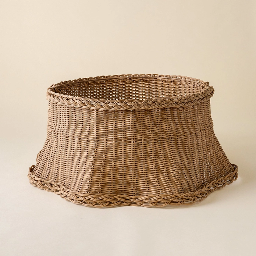 Wicker Scalloped Tree Collar