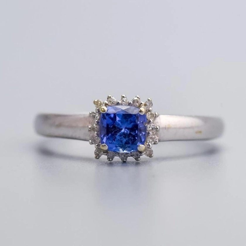 18K White Gold Tanzanite Ring — Don Laurence Jewellery