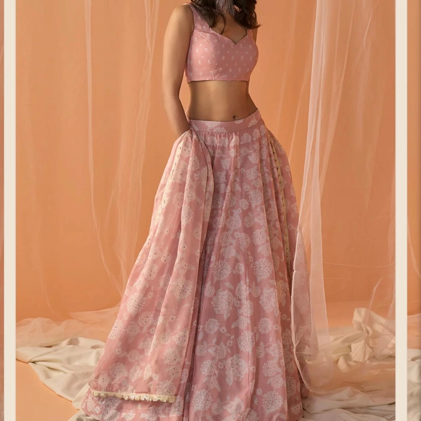 PEACH AND WHITE FLORAL PRINTED LEHENGA (With... - Depop