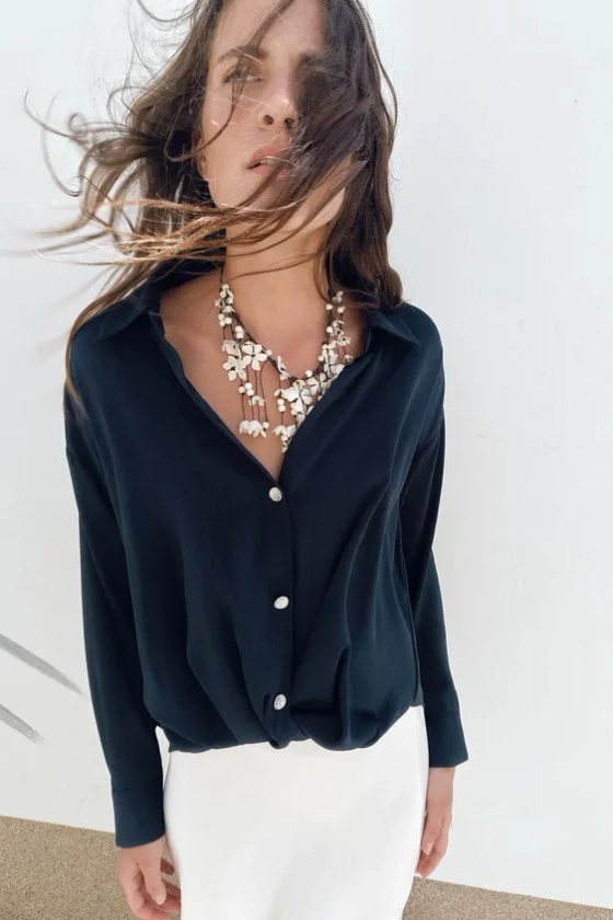 BLOUSE SATINÉE AVEC NŒUD