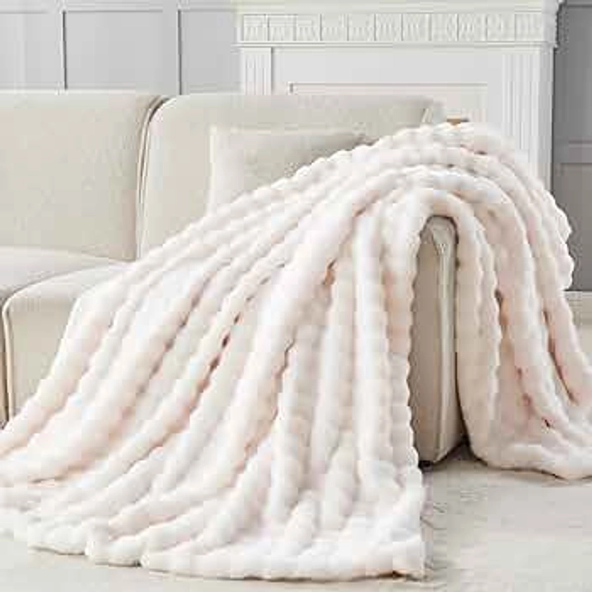 NEWCOSPLAY Faux Fur Twin Blanket Ivory Bubble Blanket Thick Warm Soft for Couch Sofa Bed 550GSM (Ivory, Twin(60"x80"))