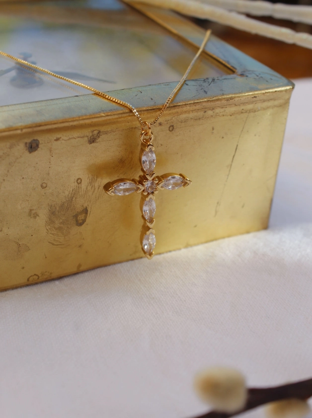 Cross Pendant Necklace