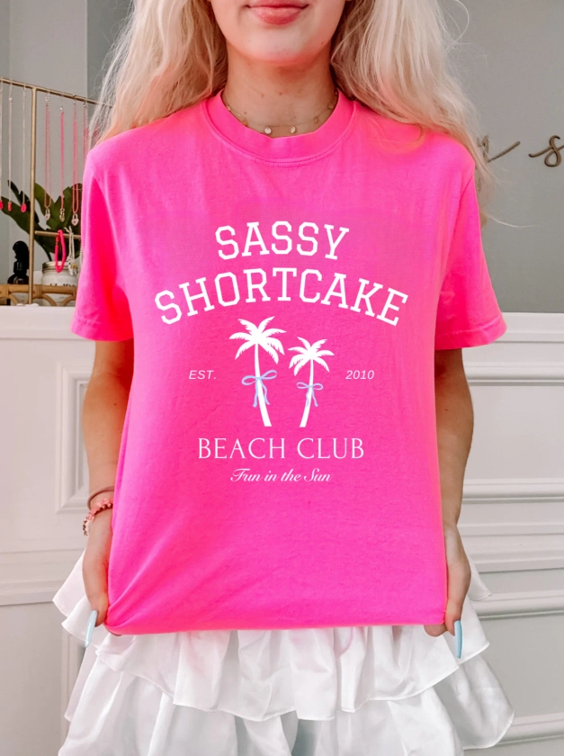 Sassy Beach Club Tee | Pink