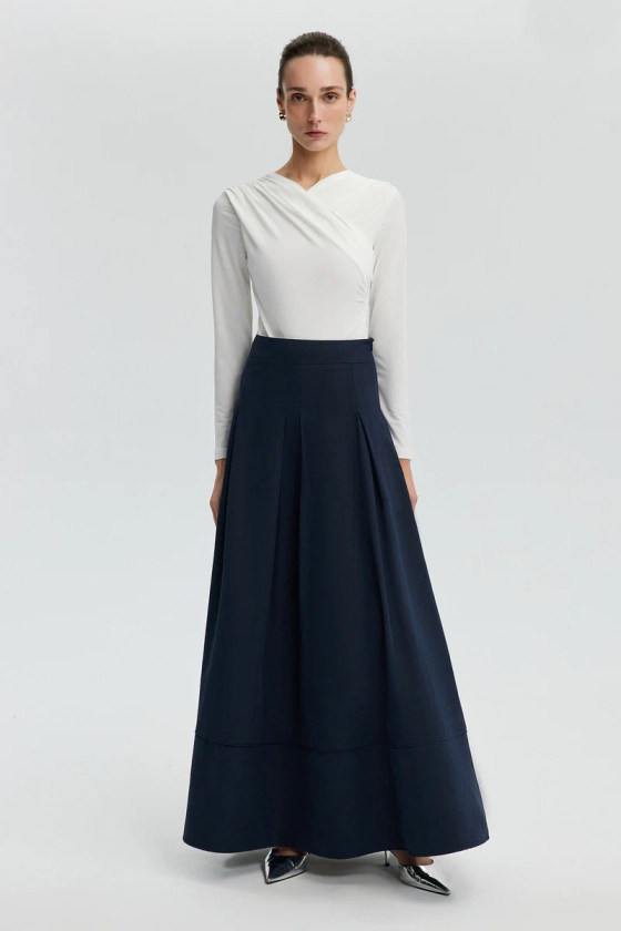 A LINE SKIRT WITH POCKET DETAIL