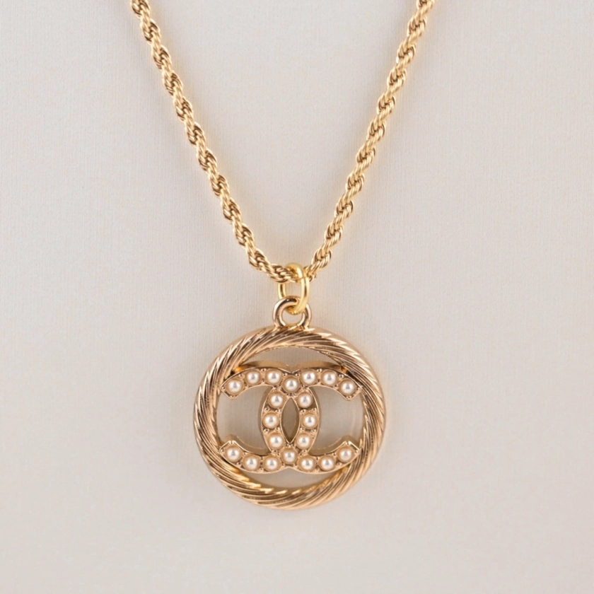 CHANEL Gold Pendant Necklace
