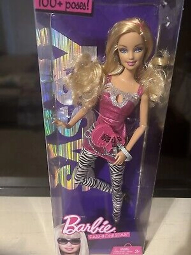 Barbie Fashionistas Sassy Doll 2009 Mattel T3325