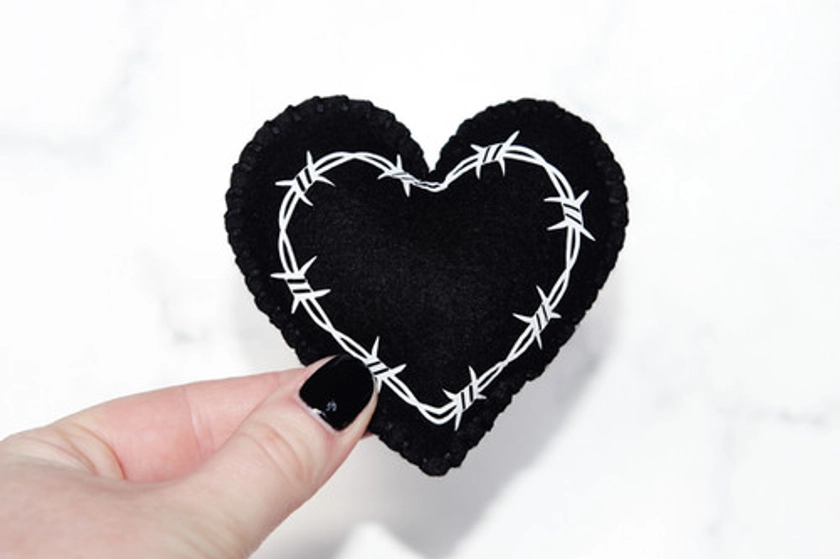 Barbed Wire Heart Catnip Cat Toy | Cat Outta Hell