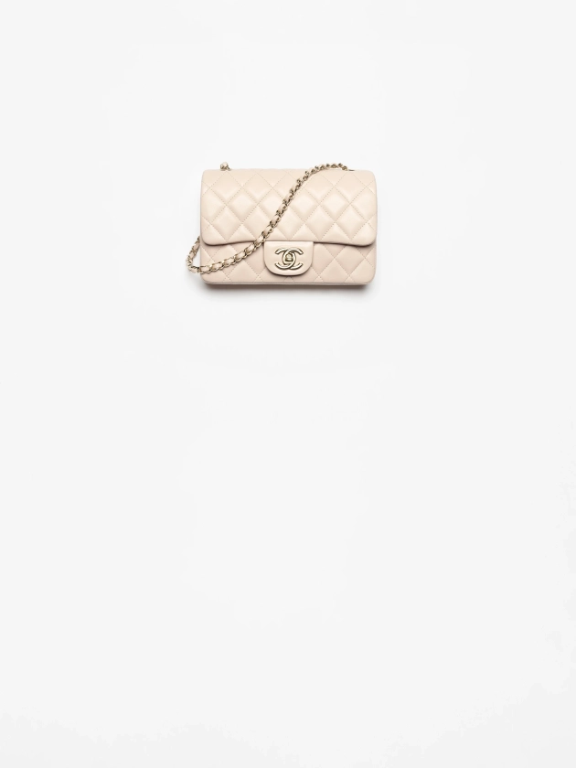 Mini sac à rabat, Agneau & métal doré, beige clair — Mode | CHANEL