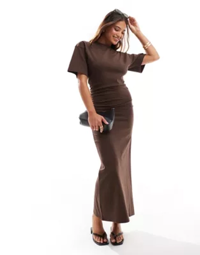 ASOS DESIGN crew neck midi t shirt dress with ruched side in chocolate | ASOS