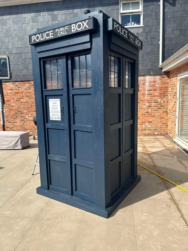 TARDIS DOCTOR WHO POLICE BOX