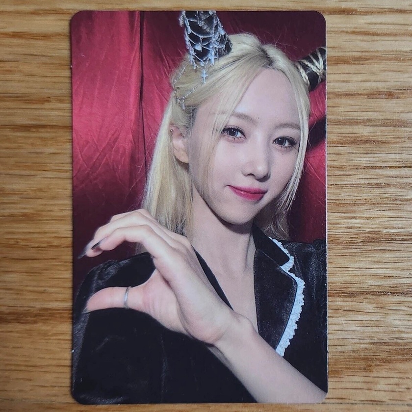 Yoohyeon Official Photocard Dreamcatcher 9th Mini Album Villains