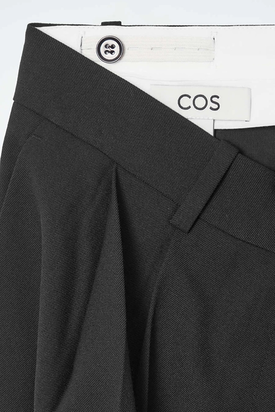 PANTALON DE TAILLEUR LARGE EN SERGÉ - NOIR - Trousers - COS