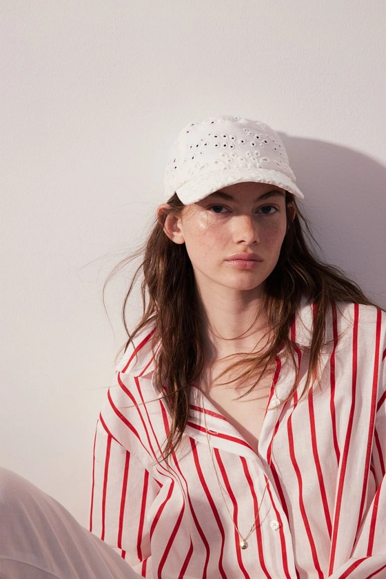 Broderie anglaise cap