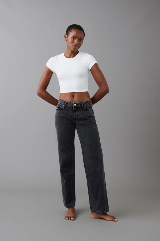 Low straight petite jeans - Svart - Dame - Gina Tricot