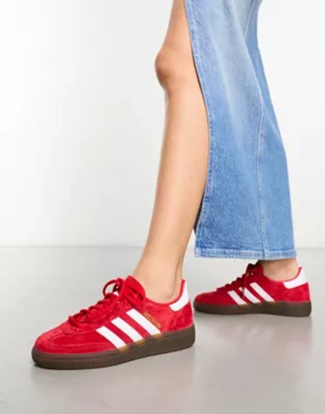 adidas Originals - Handball Spezial - Baskets avec semelle en caoutchouc - Écarlate et blanc | ASOS