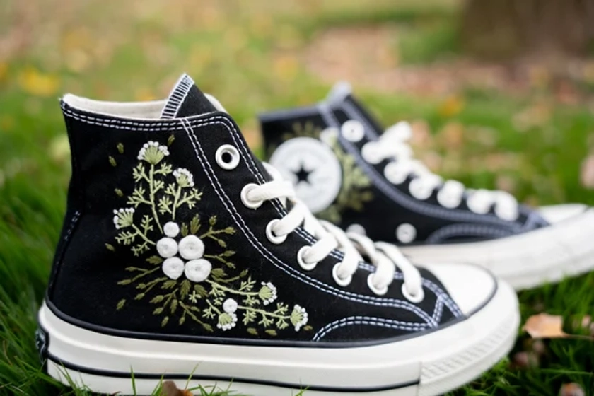 Converse Embroidery,Converse Design,Handmade,Converse Chuck Taylor 1970s,Tulip shoes,gifts for her,gifts for girlfriend,Converse Wedding